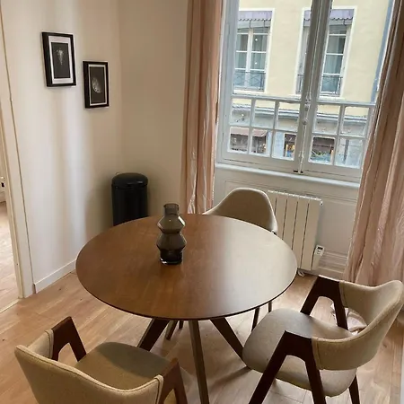 Carter Apartment *